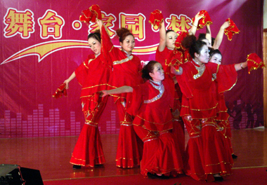 舞臺?家園?夢——記湖北東信醫(yī)藥有限公司13周年慶典