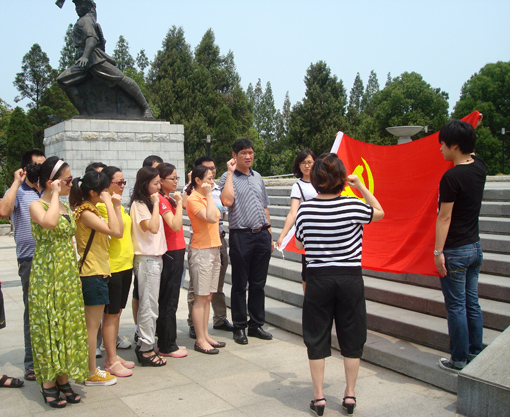 將軍故里慕英魂，野秀天臺(tái)搏激流——東信醫(yī)藥黨支部2012年端陽“...