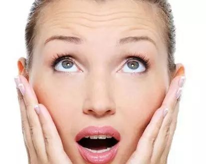 皺紋提早出現(xiàn)只因5個(gè)壞習(xí)慣