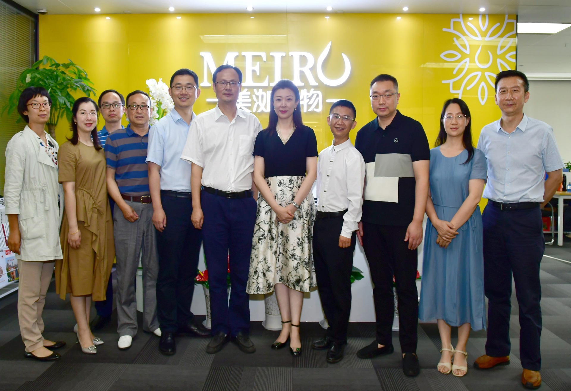 聚力同行，共贏未來(lái)。東信醫(yī)藥集團(tuán)與武漢輕工大學(xué)成功舉辦校企合作交...